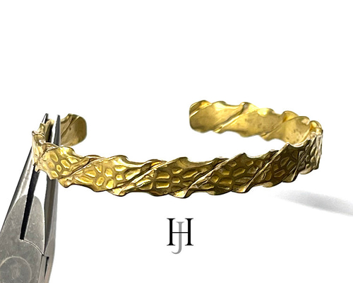 50個】凹凸斜線模様入りバングル【jb14】 金具・チェーン JHOUSE 通販