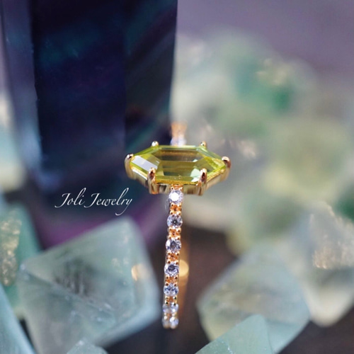 ナチュラルペリドット 六角形 キラキラ 天然 グリーン リング 指輪