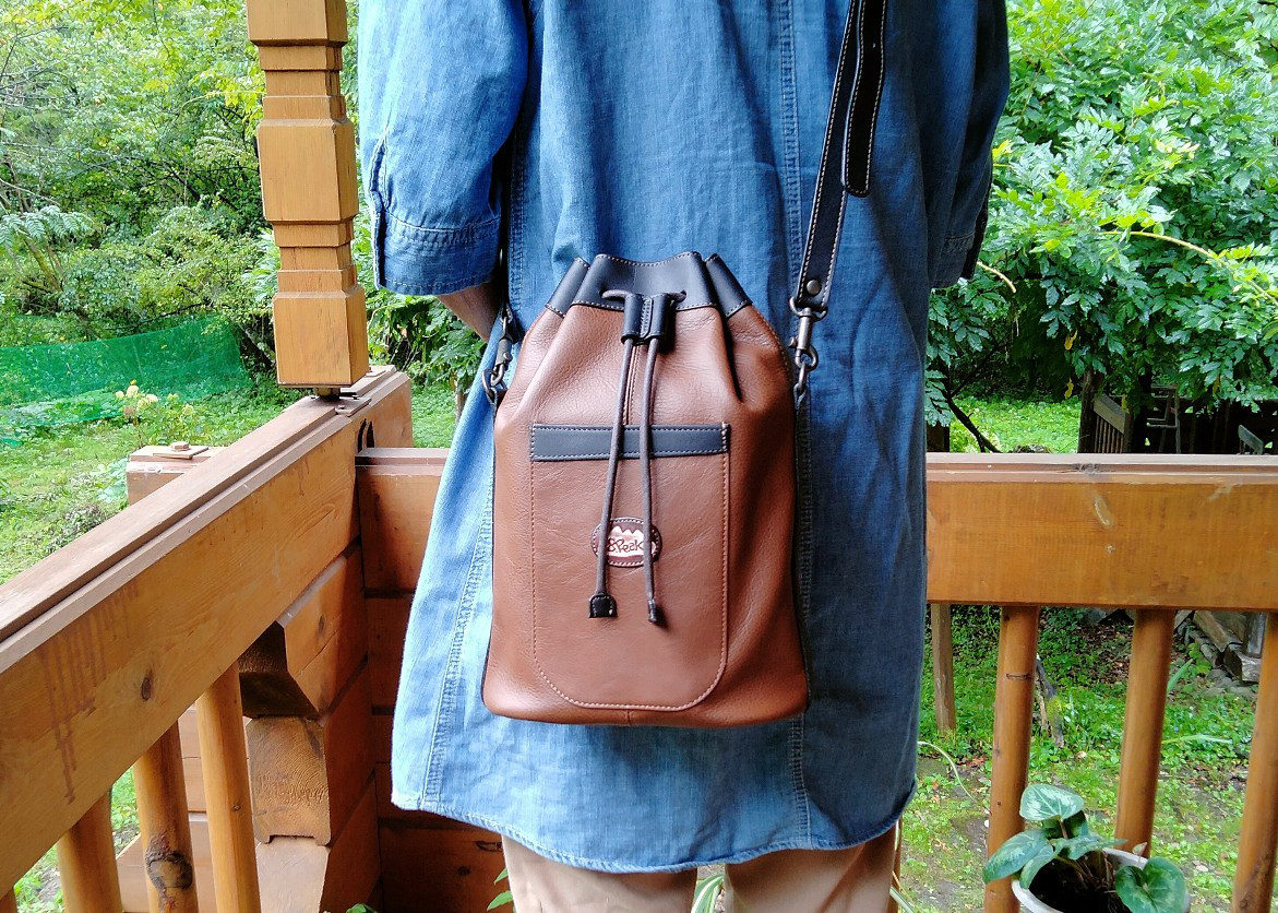 レザーポシェット