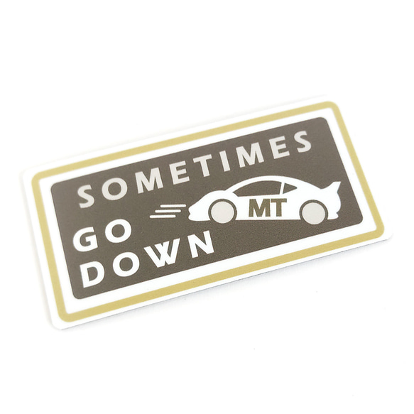 ４.５×９cm【〓GO DOWN MT車 マグネットステッカー/ゴールドブラウン】ミッション車 マニュアル 坂道 2枚目の画像