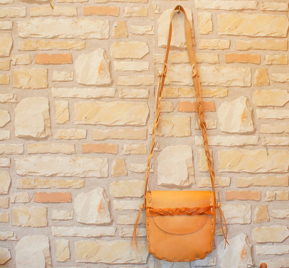 ヌメ革製ヒッピーバッグ 生成り メンズ ショルダーバッグ 牛革 BOSSA