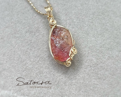 デマントイド原石×マリガーネットのペントップ　14kgfワイヤーラップ トルマリンの原石ペンダントトップ✨ワイヤーラッピング✨14kgf