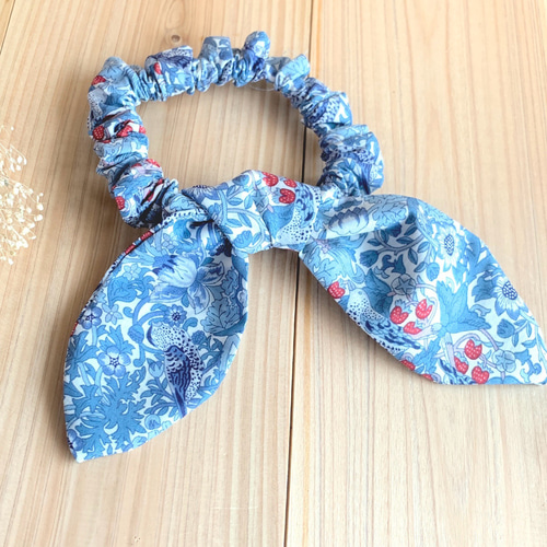 リバティ うさみみリボン 3WAY スリムシュシュ ＜StrawberryThief  