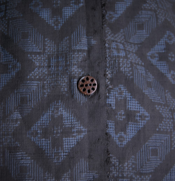 泥藍大島　菱と十字のはおり　着物リメイク 7枚目の画像
