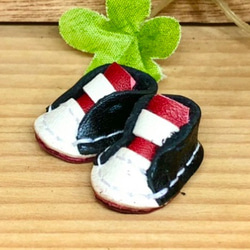 森き　ミニチュア3色ブーツ　miniature boots. 1枚目の画像