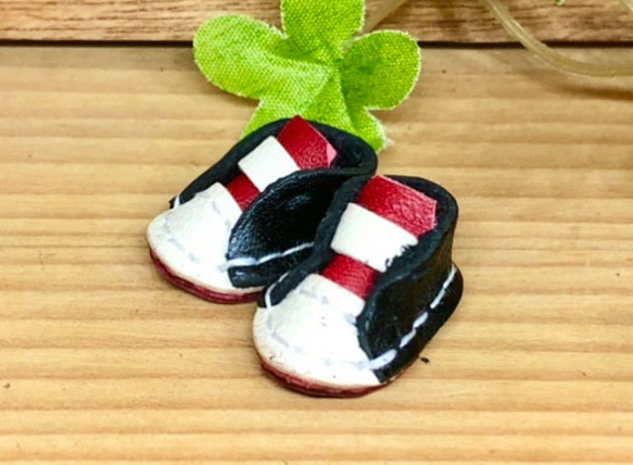 森き　ミニチュア3色ブーツ　miniature boots. 1枚目の画像