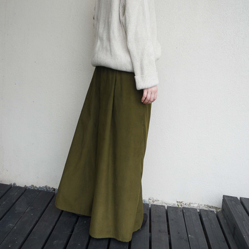 カーキコーデュロイワイドパンツ キュロット・ワイドパンツ