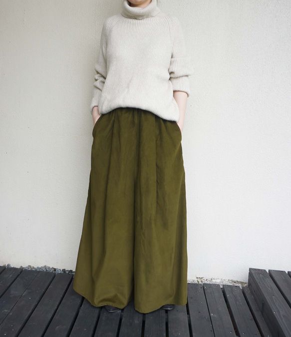 カーキコーデュロイワイドパンツ キュロット・ワイドパンツ