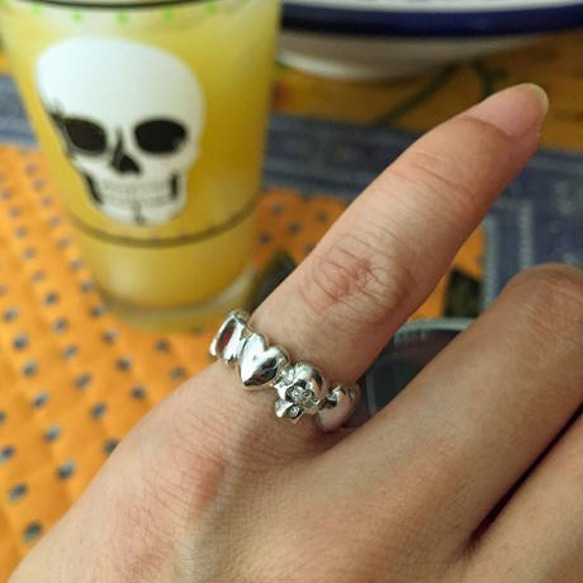 お茶目感 個性派スカルリング 骸骨とハートの指輪 上質シルバー925