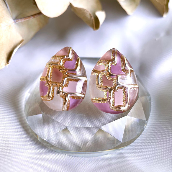 glass drop classical gold Earrings 1枚目の画像