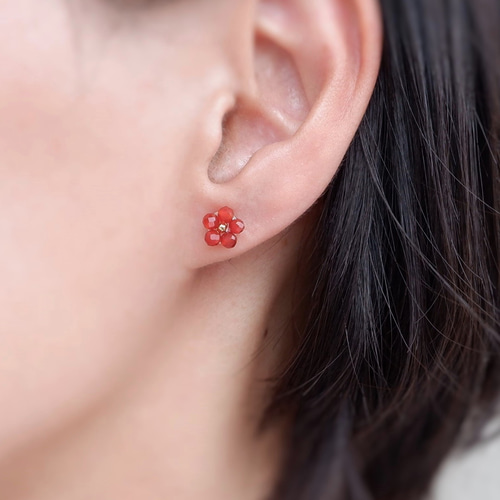 14KGF レッドアゲートの小花ピアス/イヤリング -赤 フラワー 梅