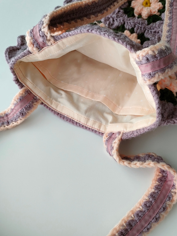 クロシェ編み　モチーフ編み　編みバッグ　ショルダーバッグ　手編みバッグ　フラワー　花　ニットバッグ　 3枚目の画像
