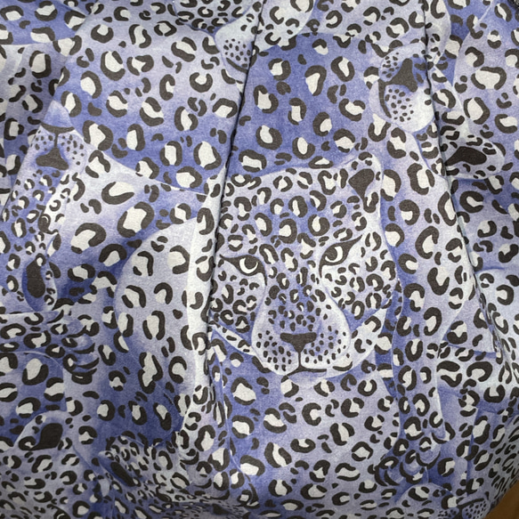 コロンと可愛いショルダーグラニーバッグ　✤リバティ✤ レオパードカモ　ブルー　◎選べる2サイズ 8枚目の画像