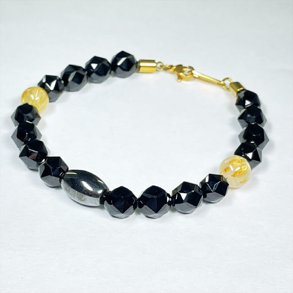 【ルチルがポイントです!!】運動パフォーマンスを高めるアクセサリー 磁気ヘマタイト スターカット ブラックスピネル