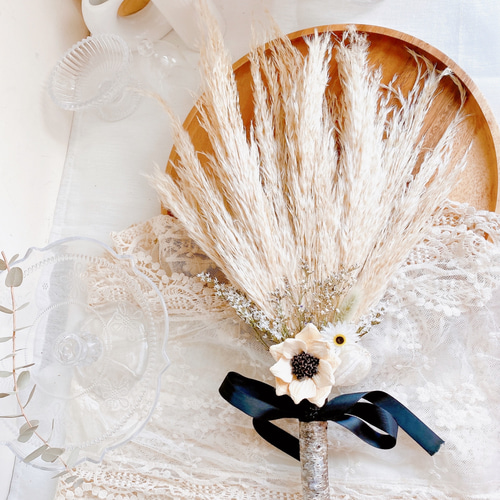 小さなパンパスグラスと小花達のふわふわスワッグフライングスワッグにも ハロウィン 魔女の箒 ふわふわパンパスグラス スワッグ ドライフラワー