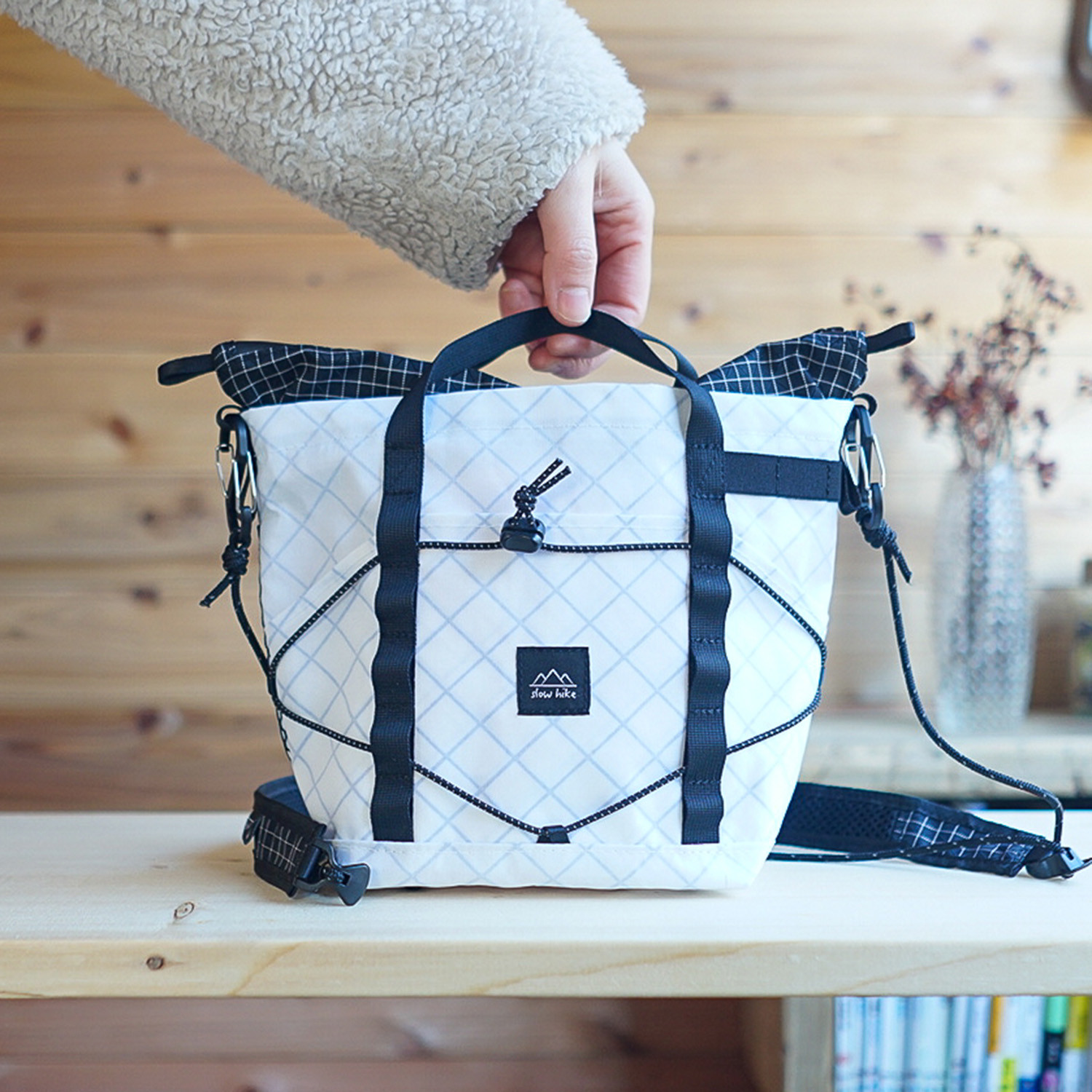 ホワイト［ちびハイカーサコッシュ・S］/登山・キャンプ・フェス