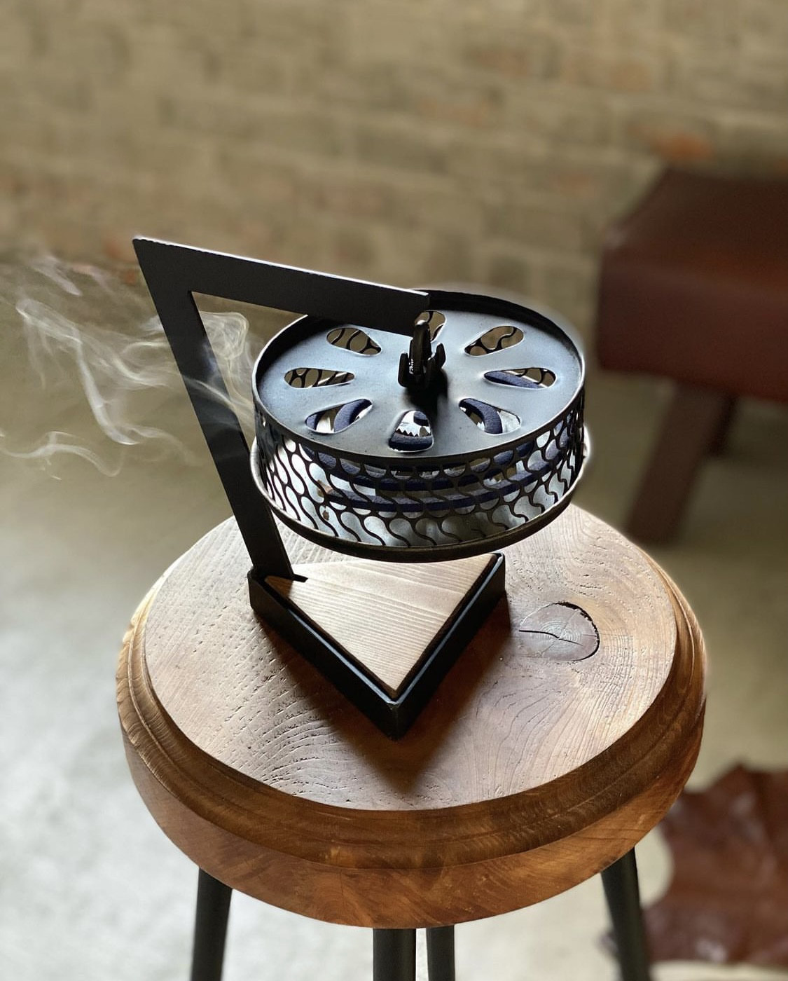 ※商品説明発送日注意※　蚊取り線香ホルダー　お香　アイアンスタンド 商品説明発送日注意※ 蚊取り線香ホルダー お香 アイアンスタンド