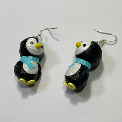 ペンギンのペーパークイリングのピアスorイヤリング 2枚目の画像