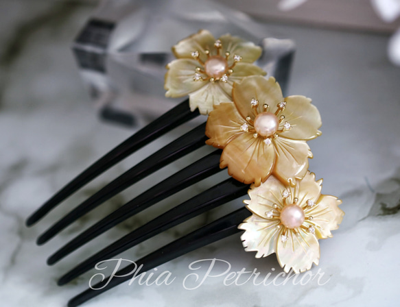 雅 ヘアコーム コーム ヘアピン 髪飾り 白蝶貝 桜 かんざし バチ型 結婚式 真珠 パール 花 8枚目の画像