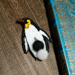 モコモコ ペンギンの親子ブローチ ＊オートクチュールビーズ刺繍 8枚目の画像