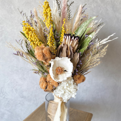 プロテアとミモザのパンパスグラスウェディングブーケ/ドライフラワー