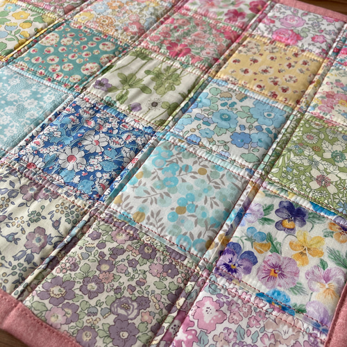 リバティはぎれのパッチワークマット その他インテリア雑貨 C&C FABRIC