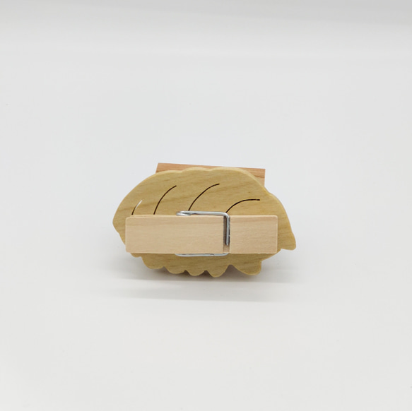 木のいきものクリップ（グソクムシ） 2枚目の画像