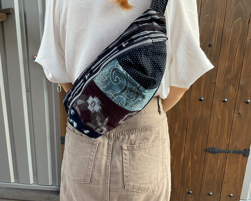 ごんべさん　古布　絣　藍染　ハンドメイド　ころんバッグ ごんべさん 古布 絣 藍染 ハンドメイド ころんバッグ