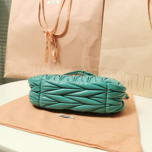 MIUMIU バッグ ショルダーバッグ dingx 通販 14608764|Creema MIUMIU バッグ ショルダーバッグ dingx 通販 14608764|Creema