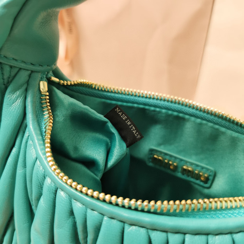 MIUMIU バッグ ショルダーバッグ dingx 通販 14608764｜Creema(クリーマ)