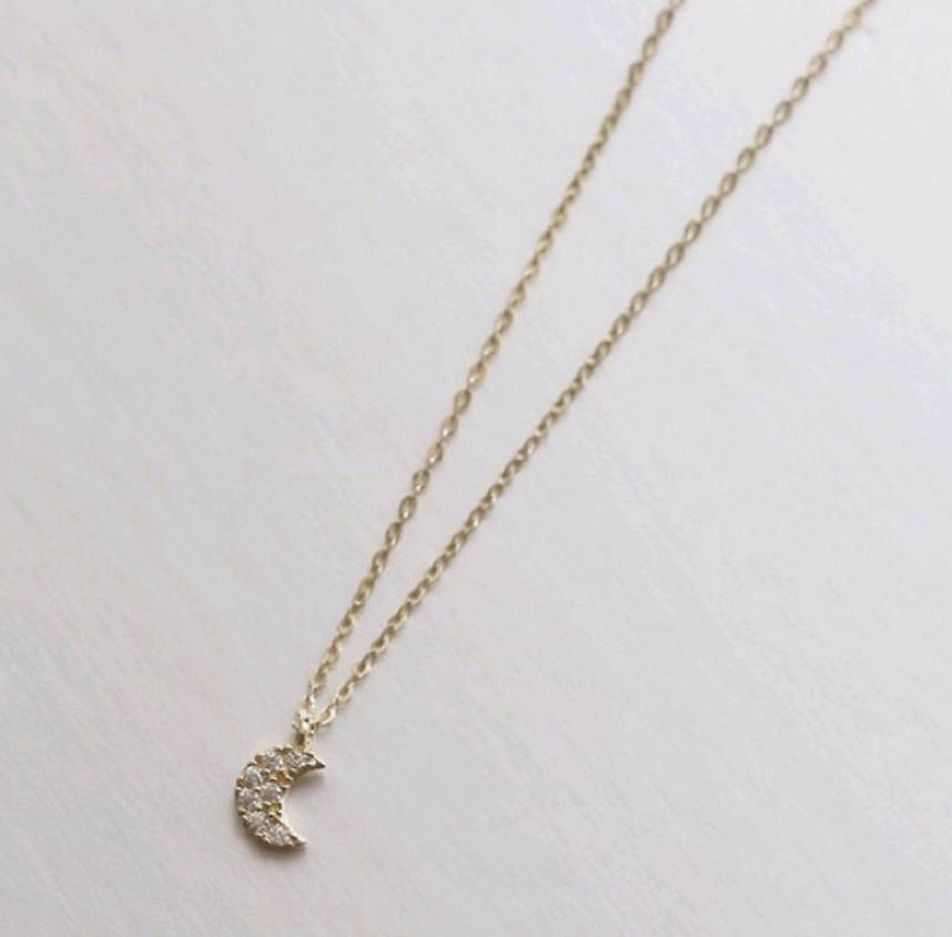 ***Relax Nicole Shop*** 14K ゴールドとダイヤモンドのムーン ネックレス