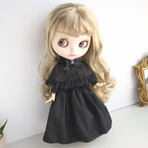 758【ブライス ワンピース 】黒のクラシカルロワンピース※ブライスアウトフィット※1/6ドール服 3枚目の画像