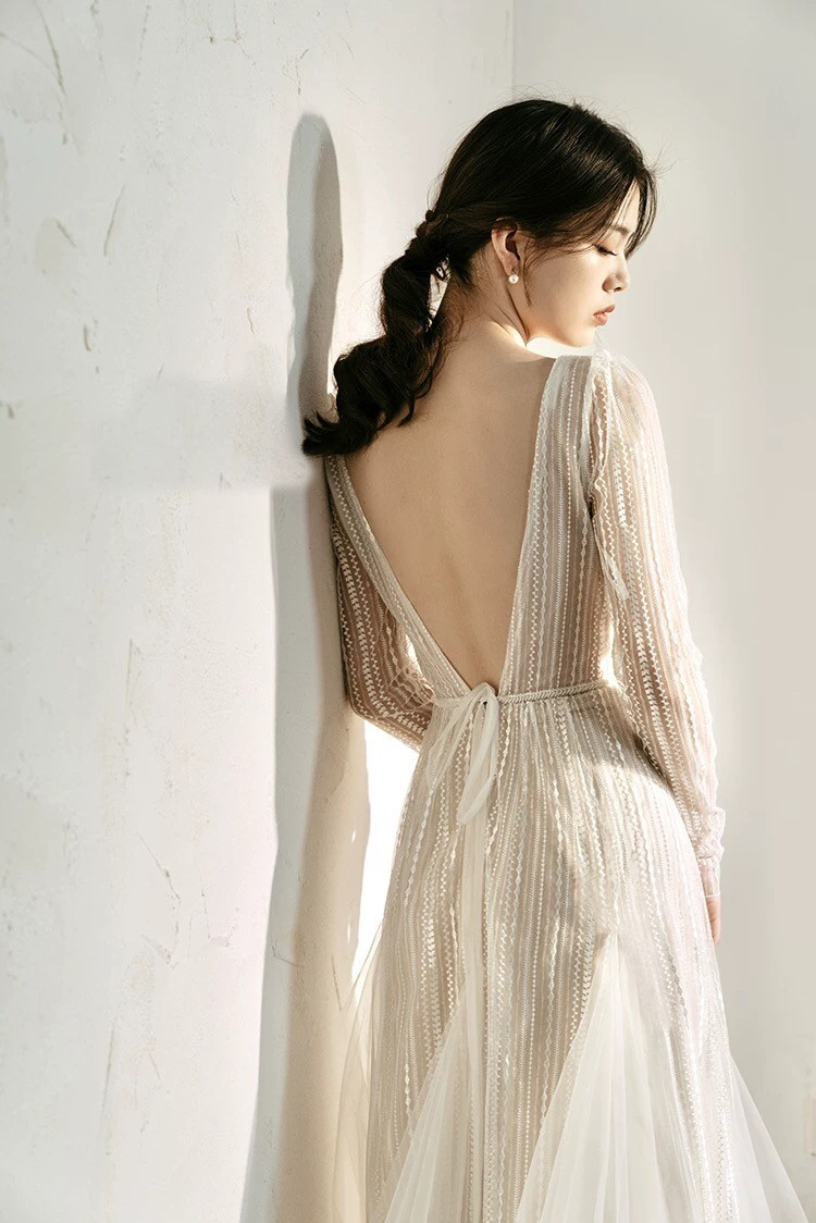 ディープV スパンコール長袖ウエディングドレス フォト 前撮り