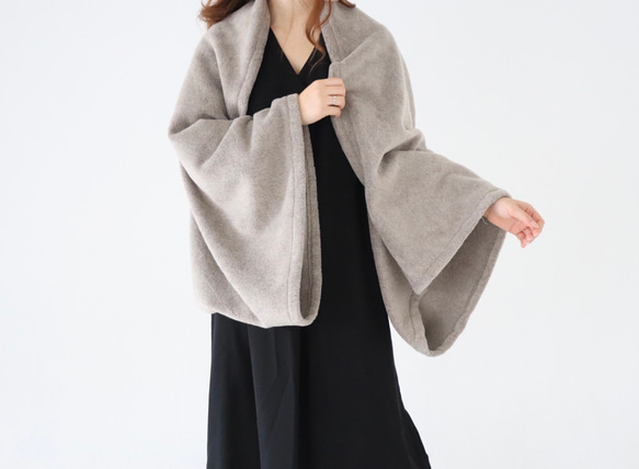 秋冬春3way大人の高級メルトンフリースストール／ストールにもアウターにもブランケットにも使い方色々／グレージュ 8枚目の画像