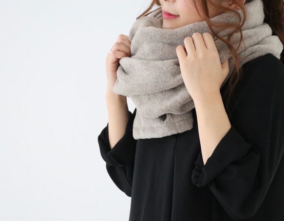 秋冬春3way大人の高級メルトンフリースストール／ストールにもアウターにもブランケットにも使い方色々／グレージュ 6枚目の画像