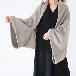 秋冬春3way大人の高級メルトンフリースストール／ストールにもアウターにもブランケットにも使い方色々／グレージュ 3枚目の画像