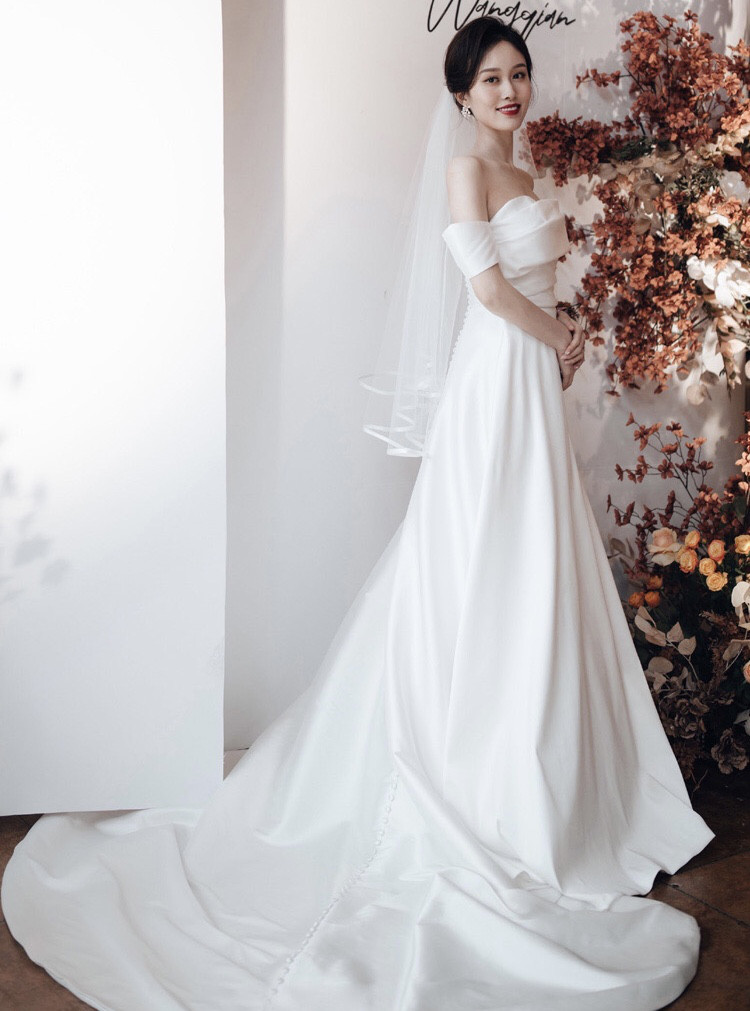 オフショルダー フレンチライトウエディングドレス