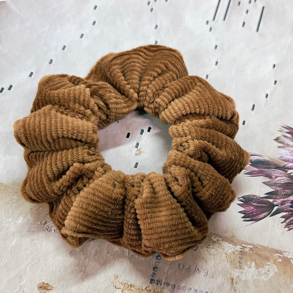 ハンドメイド⭐コーデュロイ小さめシュシュ 小さめかわいいコーデュロイシュシュ♡ シュシュ NicoRoomꪔ̤̮* 通販