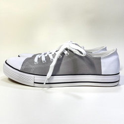 雙色低幫運動鞋（灰色x啞光白）22.0cm〜30.0cm 第2張的照片