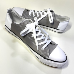 雙色低幫運動鞋（灰色x啞光白）22.0cm〜30.0cm 第3張的照片