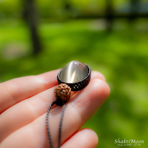 レア・希少！上品な光沢と透明感、神々しいほど美しいキャッツアイ効果