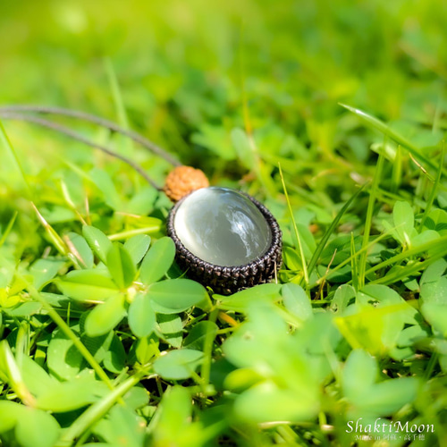 レア・希少！上品な光沢と透明感、神々しいほど美しいキャッツアイ効果