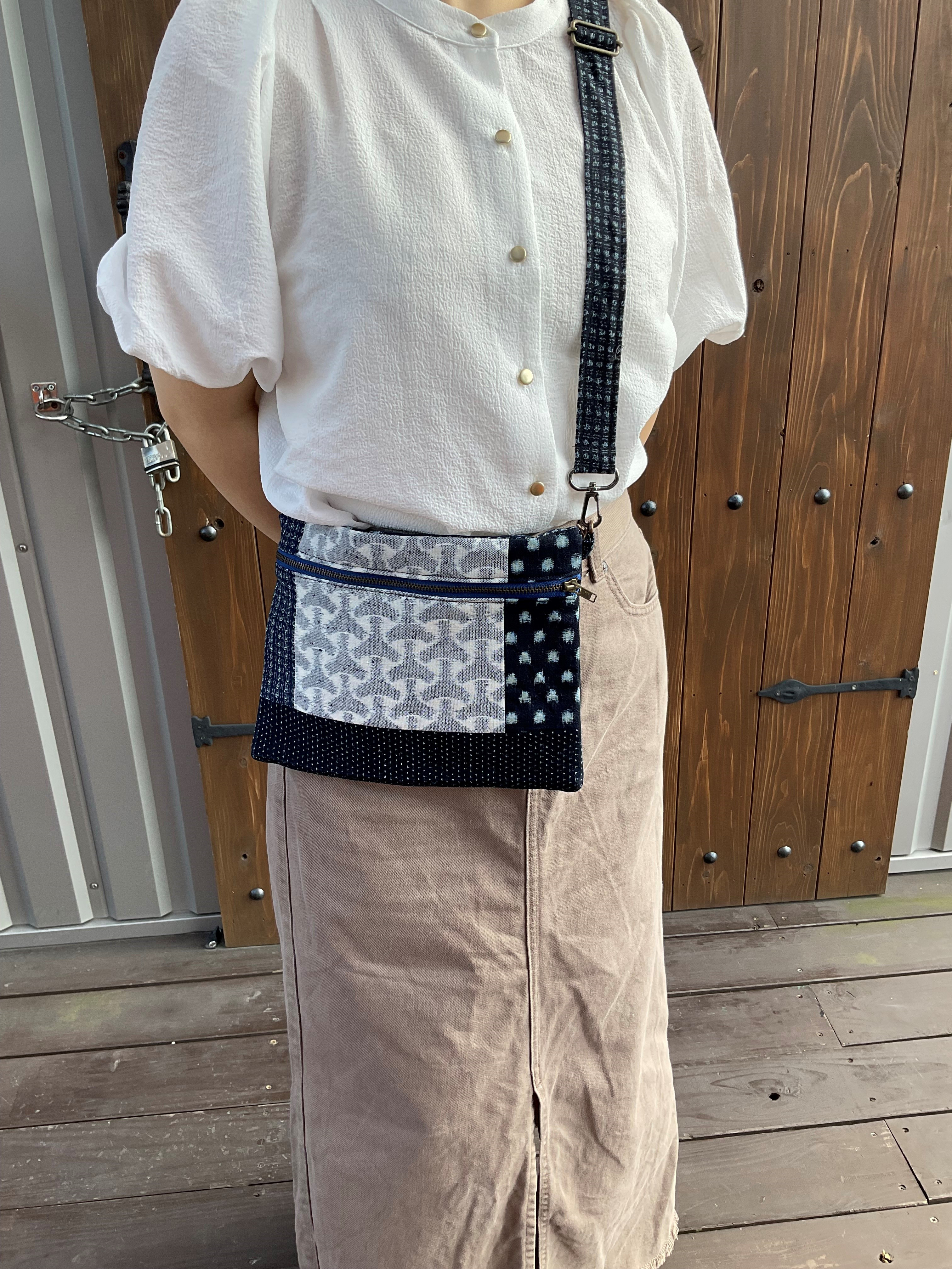 送料込み　(249)手作り　ショルダーバッグ　パッチワーク　絣　染め　絣　木綿