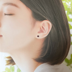 【天然石ガーネットの一粒スタッドピアス】赤 / 4mm /サージカルステンレス / つけっぱなしok 10枚目の画像