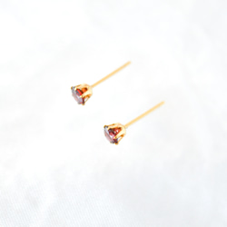 【天然石ガーネットの一粒スタッドピアス】赤 / 4mm /サージカルステンレス / つけっぱなしok 6枚目の画像