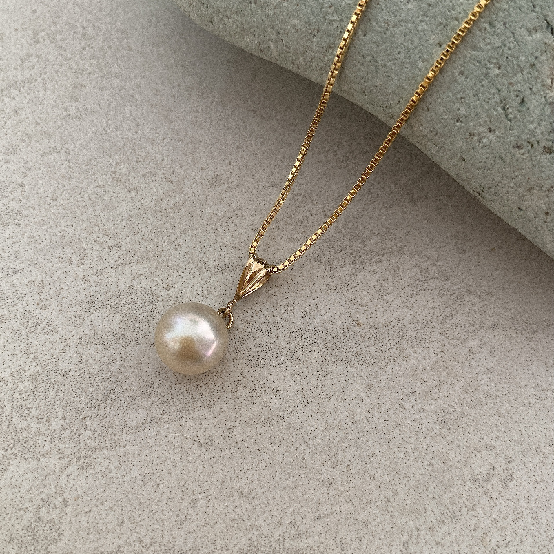 8.7mmシャンパンゴールド南洋白蝶真珠♡14kgfペンダントトップ【GFP-010】