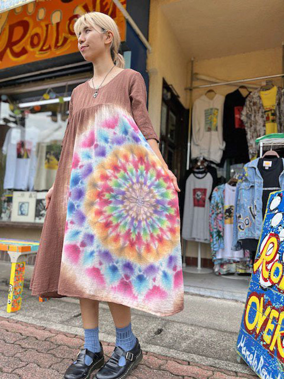 タイダイ染め　ロングワンピース　Hippies Dye最新作　温かなブラウンに華やかな大曼荼羅 HD17-25 5枚目の画像