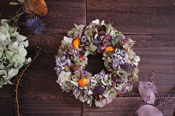 ハロウィンカラー✳︎秋色紫陽花と木の実のリース◎18センチ 1枚目の画像