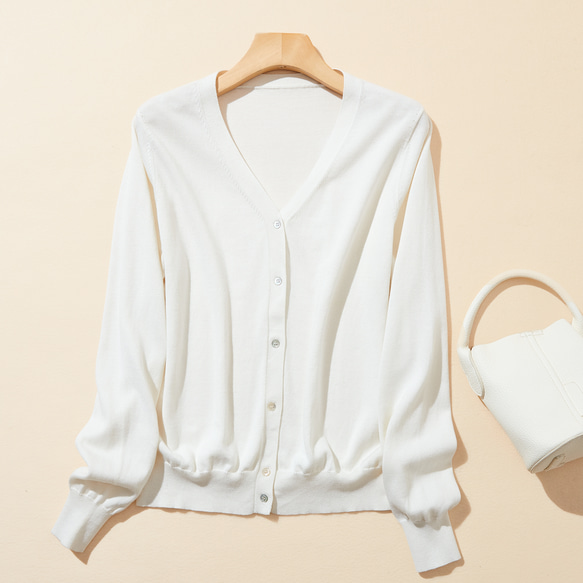 ★現貨★ 全年熱賣！ 100%純棉長袖V領開襟衫 針織系列 白色 220902-01 第1張的照片