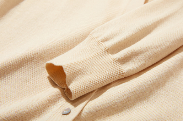 一款讓您引以為傲的產品！全年使用！ 100%純棉長袖V領開襟針織系列Torinoko色 220902-02 第5張的照片